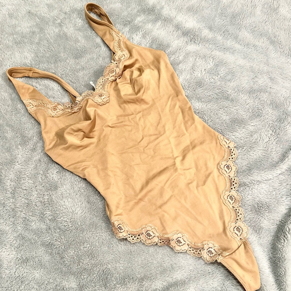 Flexees Lacy Nude Bodysuit